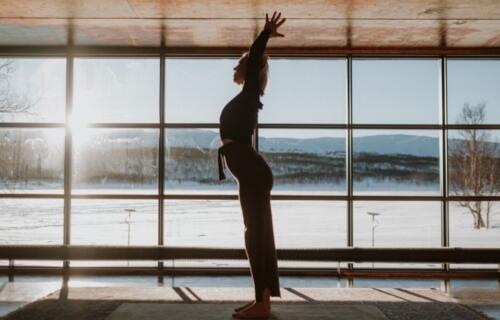 Yoga i Aula Capella i Fjällnäs